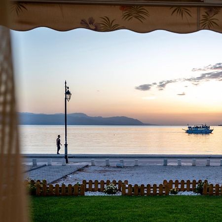 Loutraki Sea Sunset Apartment Ngoại thất bức ảnh